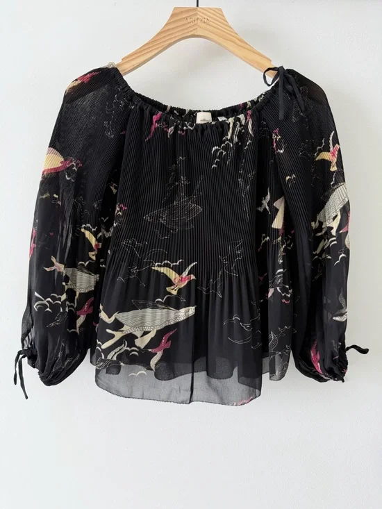 Aritzia Wilfred Black Pleated Sheer Bird Turtle Print Off Shoulder Top Size XXS - Picture 3 of 11